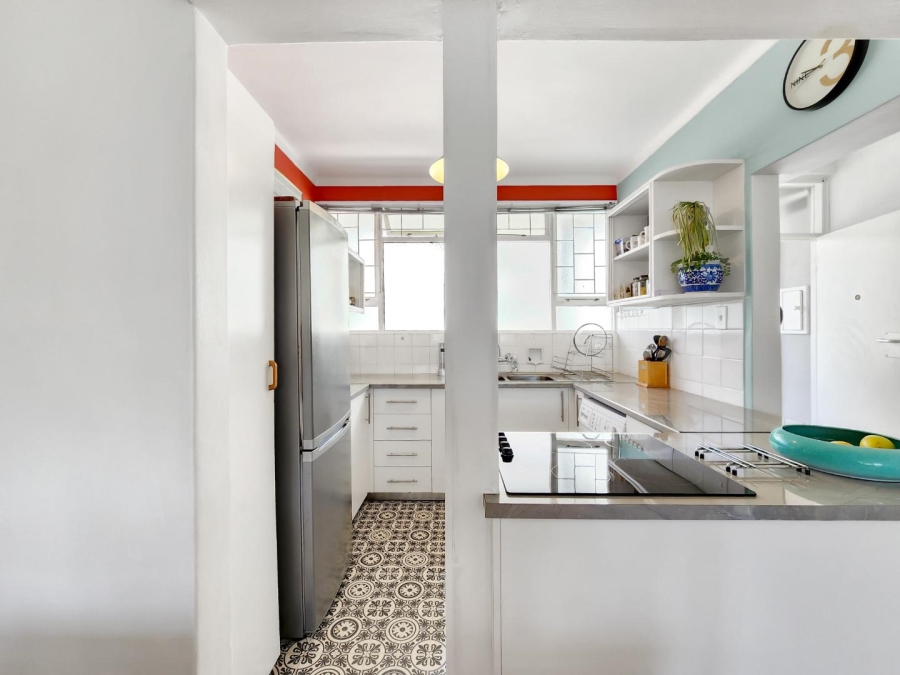 To Let 1 Bedroom Property for Rent in Sea Point Western Cape